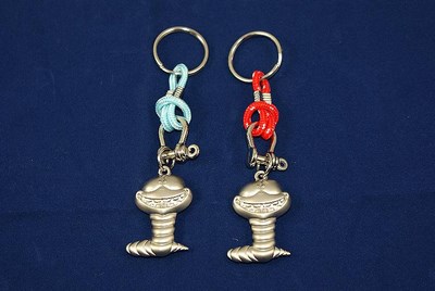 Hösti Schlüsselanhänger Metall "Willi", rotes Band