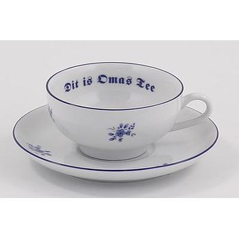 Tasse mit untere "Omas Tee"